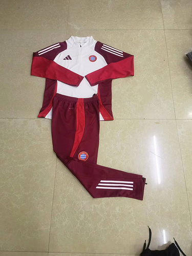 24/25 拜仁慕尼黑队白色半拉链运动服